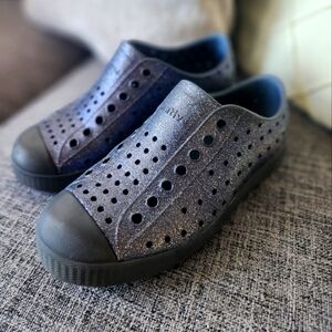 Native girls shoes size 12